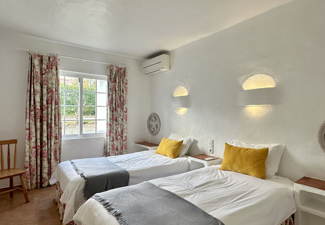 Villa in Albufeira - Villa Morocco | Piscina Aquecida | 12 Pax | Balaia