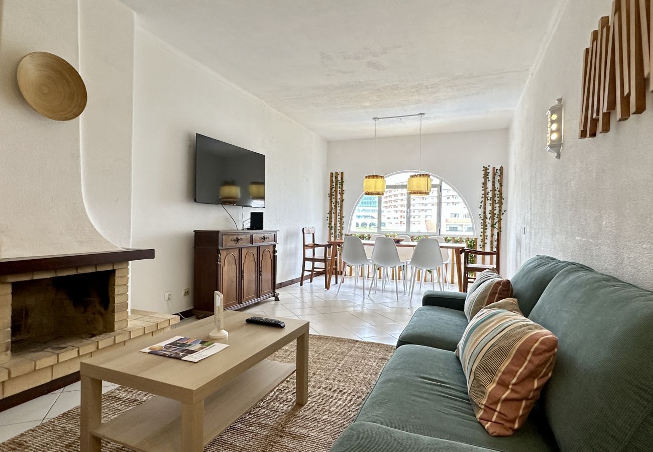 Apartment in Albufeira - Areia | Piscina Partilhada | 8 Pax | Albufeira