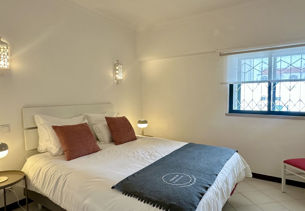 Apartment in Albufeira - Areia | Piscina Partilhada | 8 Pax | Albufeira