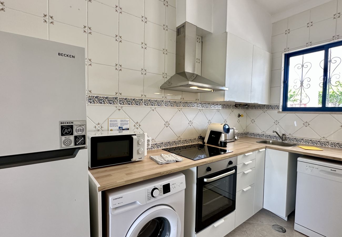 Terraced House in Albufeira - Jardim da Oura 9 | Piscina Comum | 7 P | Albufeira