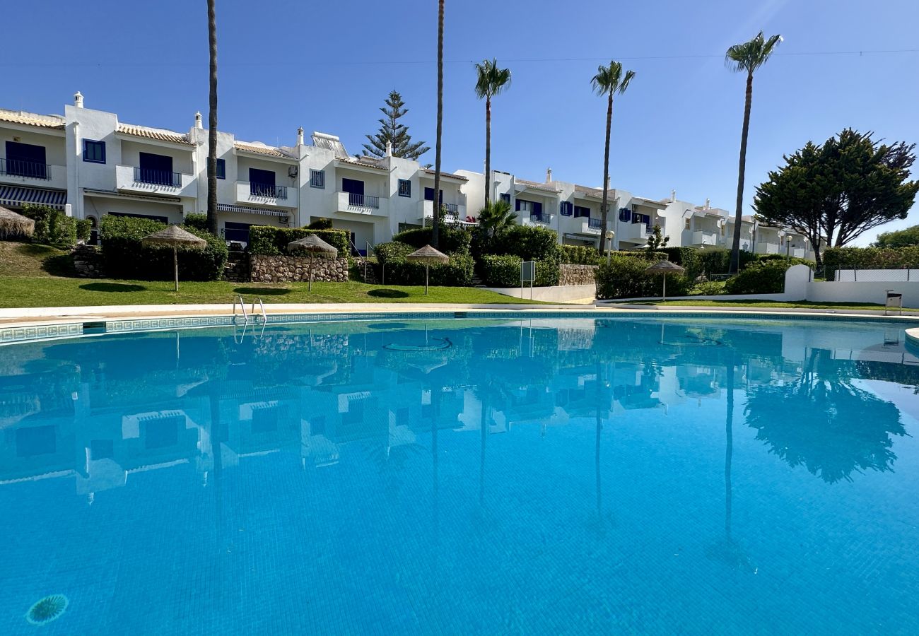 Terraced House in Albufeira - Jardim da Oura 9 | Piscina Comum | 7 P | Albufeira