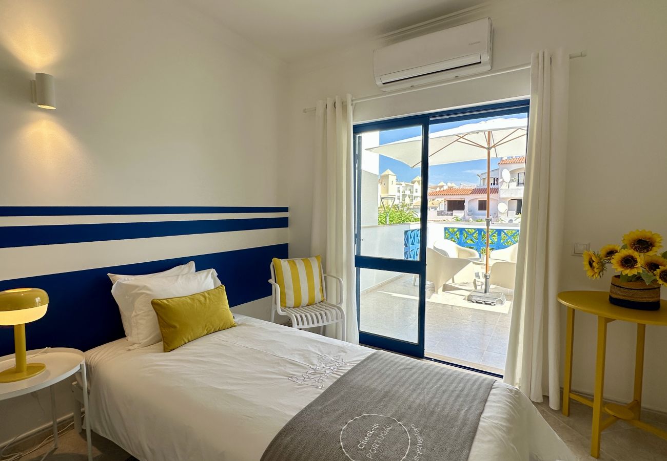 Terraced House in Albufeira - Jardim da Oura 9 | Piscina Comum | 7 P | Albufeira