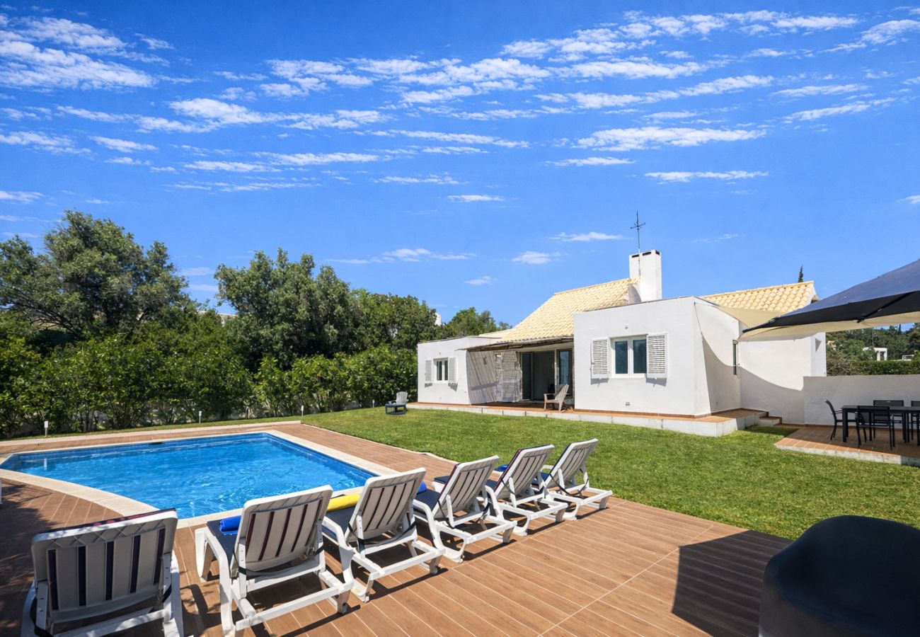 Piscine privée dans une villa de vacances à Albufeira 