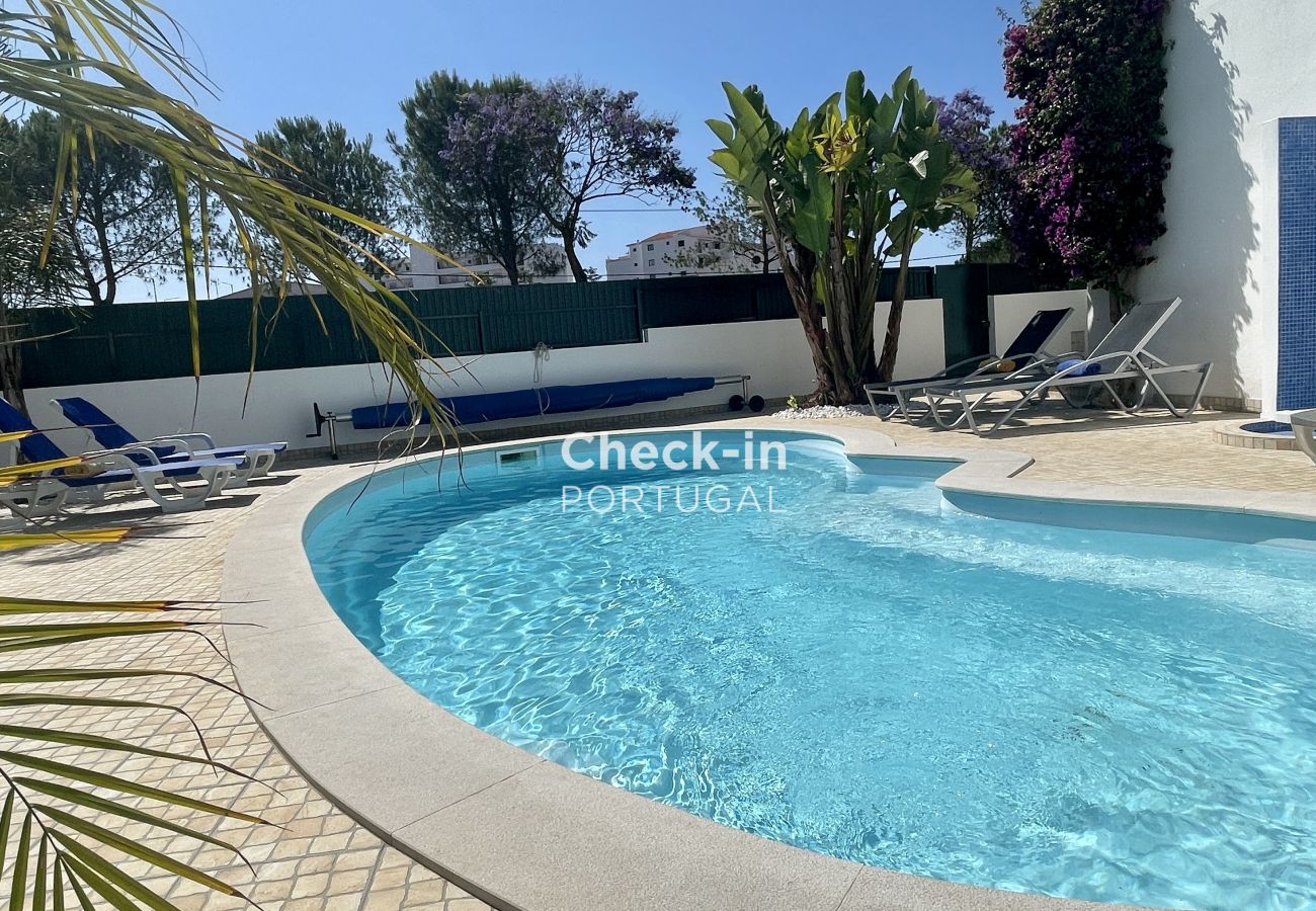 Piscine; Extérieur; Jardin