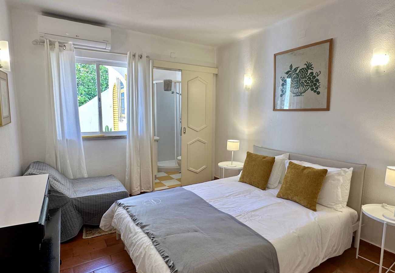 Villa à Vilamoura - Golfe | Piscina Partilhada | 7 Pax | Vilamoura