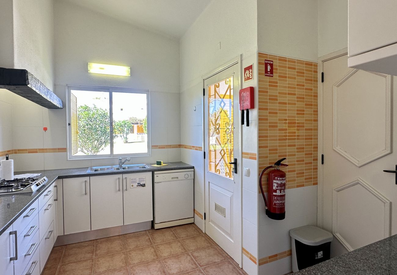 Villa à Vilamoura - Golfe | Piscina Partilhada | 7 Pax | Vilamoura