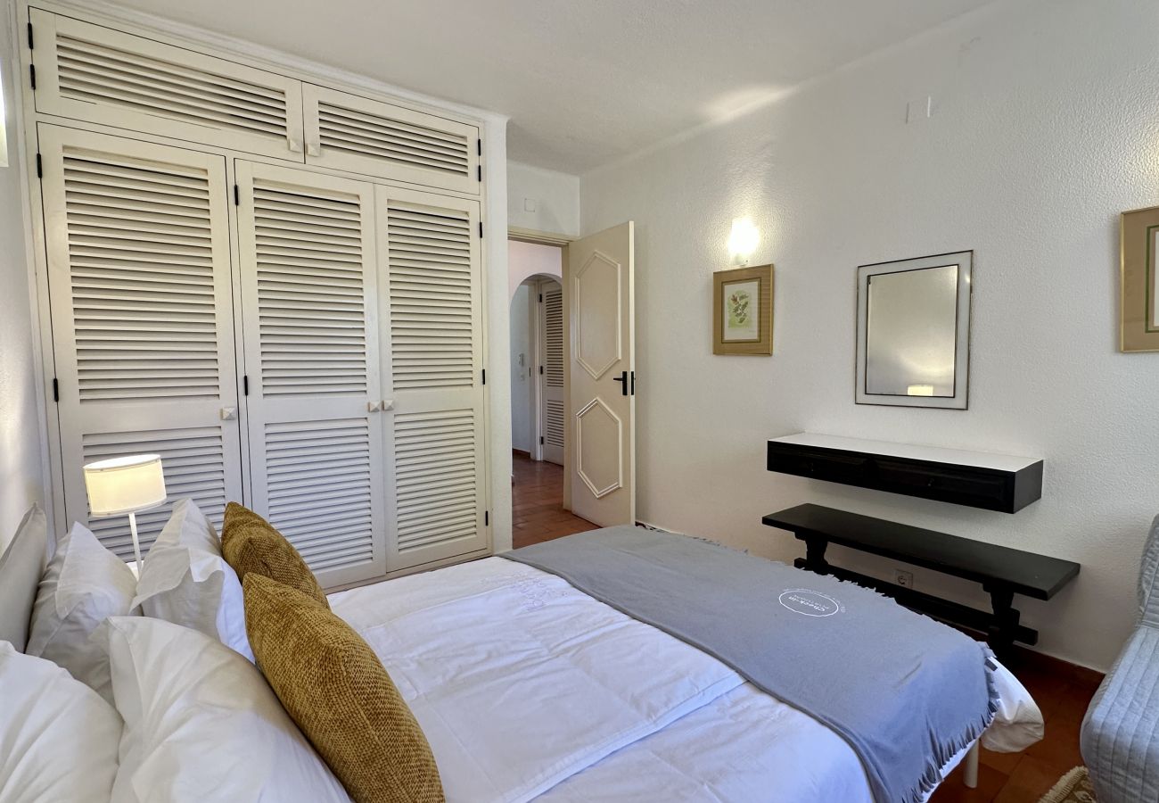 Villa à Vilamoura - Golfe | Piscina Partilhada | 7 Pax | Vilamoura