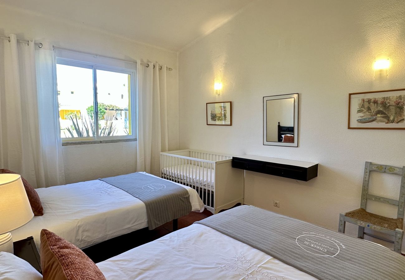 Villa à Vilamoura - Golfe | Piscina Partilhada | 7 Pax | Vilamoura