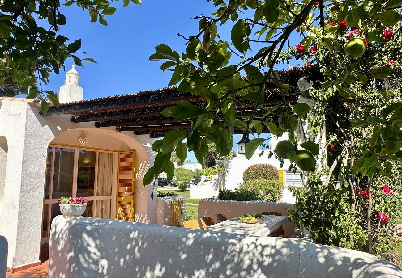 Villa à Vilamoura - Golfe | Piscina Partilhada | 7 Pax | Vilamoura