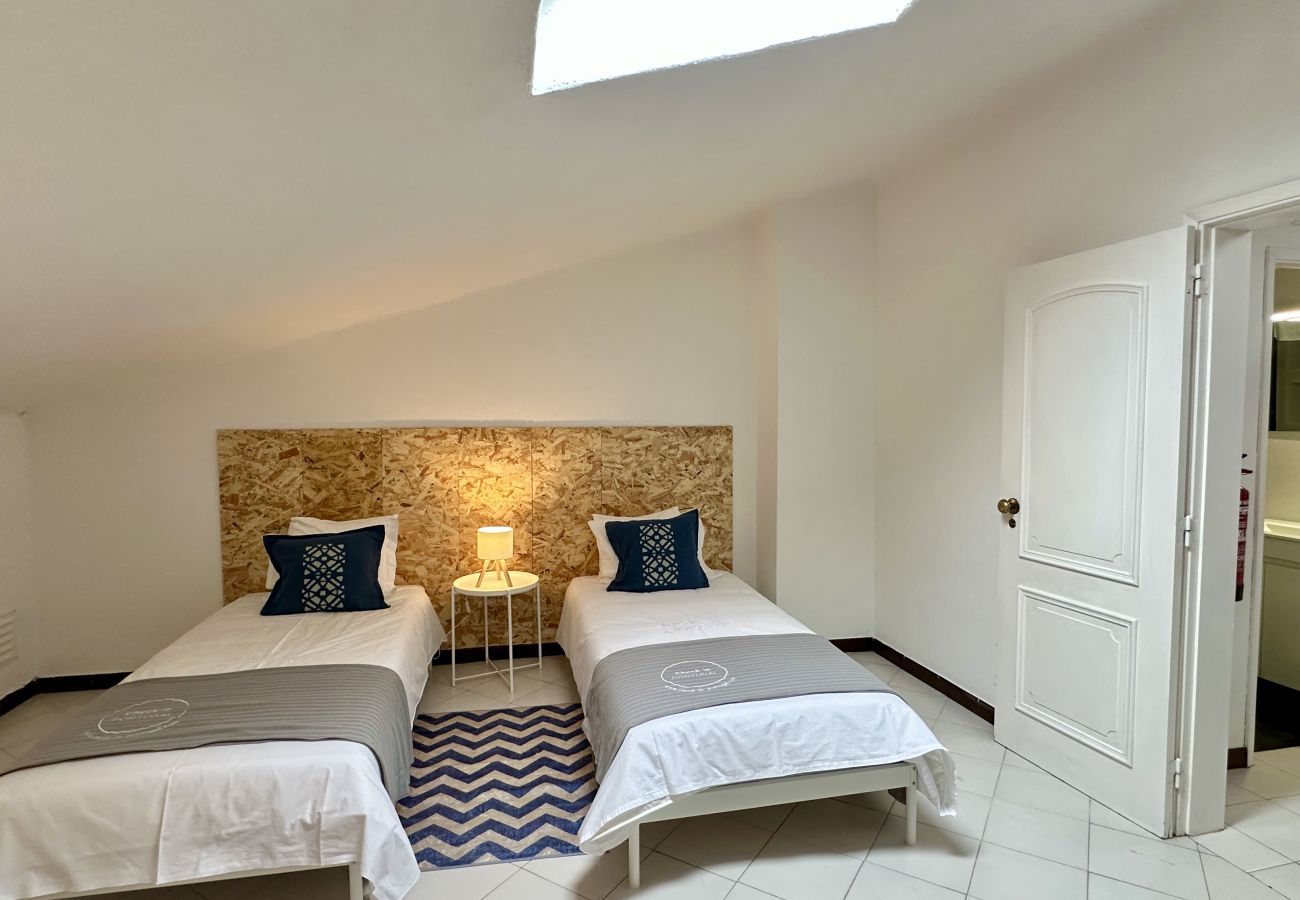 Appartement à Albufeira - Areia | Piscina Partilhada | 8 Pax | Albufeira