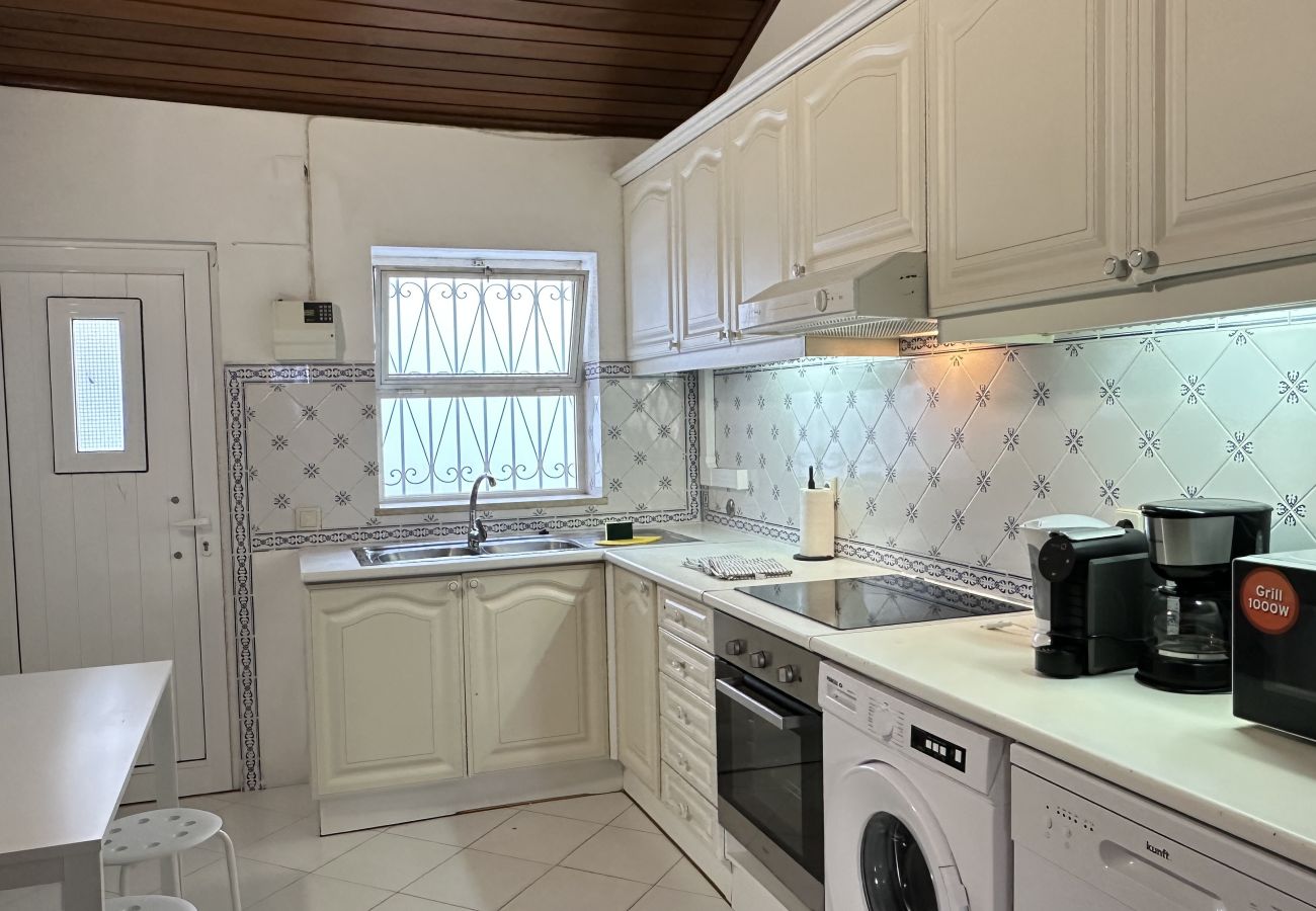 Villa à Albufeira - Branca | Piscina Privada | 12 Pax | Albufeira
